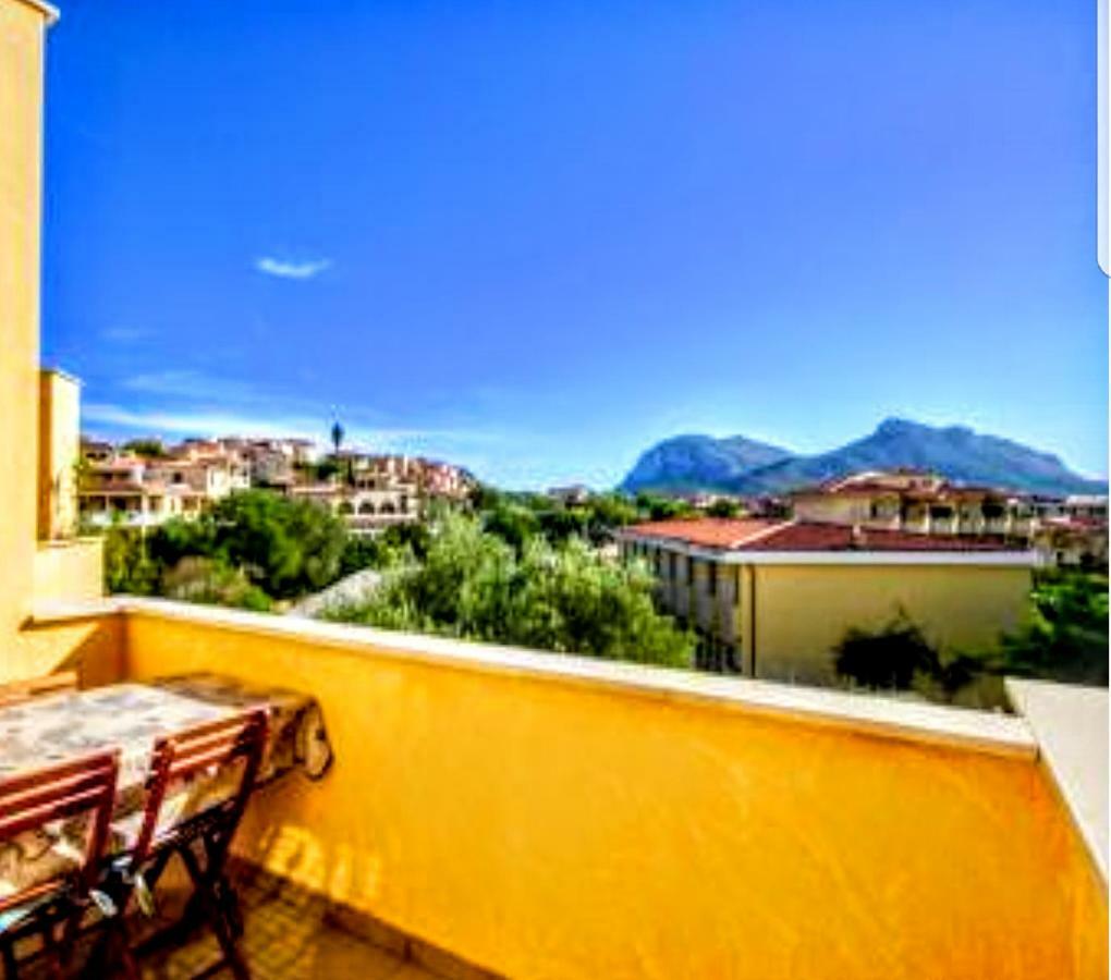 La Casa Di Chris Apartment Golfo Aranci Exterior foto